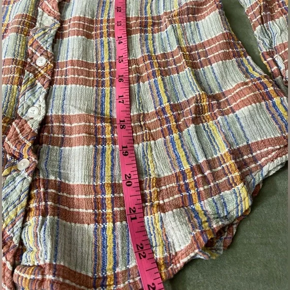 We The Free blouse shirt long sleeve button down front waist pleats Sz S I -05 - Picture 2 of 8